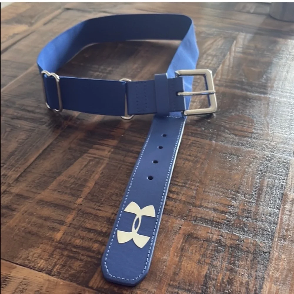 Under Armour youth belt and lizard sleeve.